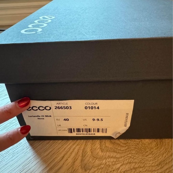 Ecco Leather Chelsea Boots Women's 9 (euro 40) - Picture 2 of 4